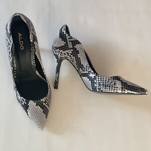 Aldo NWOT Snakeskin Heels